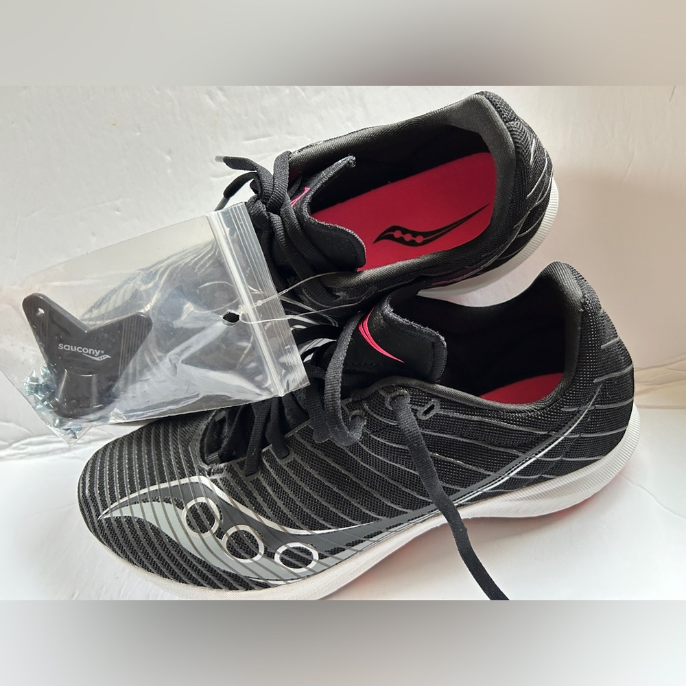 Men's Athletic Saucony Mid-Distance Track Shoes Black Size 10.5 w/ 1/4" Spikes